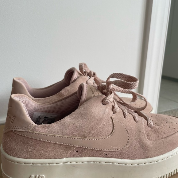 Nike Air Force 1 Sage Low Light Pink Size 9.5 - Picture 4 of 8